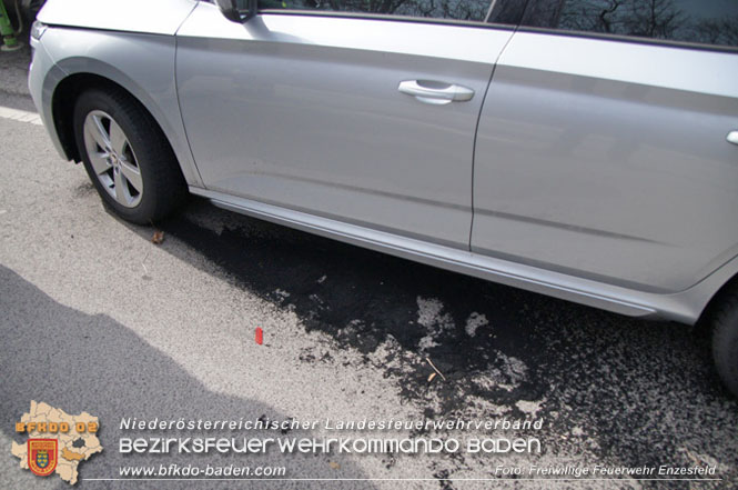 20230317 Verkehrsunfall in Enzesfeld Foto: Freiwillige Feuerwehr Enzesfeld 20230317 Verkehrsunfall in Enzesfeld Foto: Freiwillige Feuerwehr Enzesfeld
