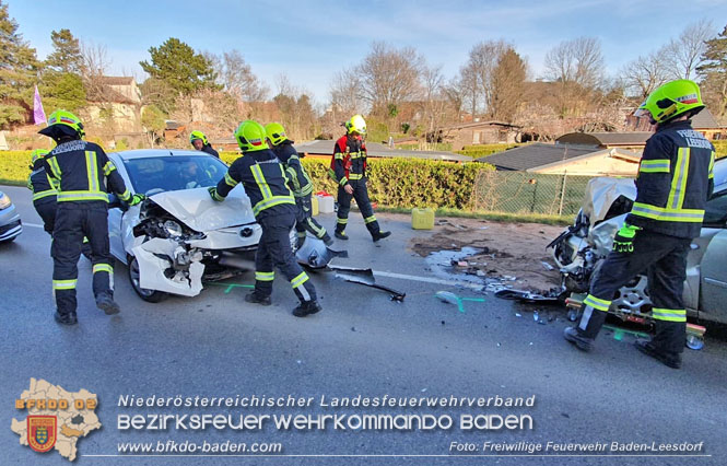 220230317 Verkehrsunfall Baden Leesdorf LB212 Dammgasse Foto: Freiwillige Feuerwehr Baden-Leesdorf / Stefan Wagner 220230317 Verkehrsunfall Baden Leesdorf LB212 Dammgasse Foto: Freiwillige Feuerwehr Baden-Leesdorf / Stefan Wagner