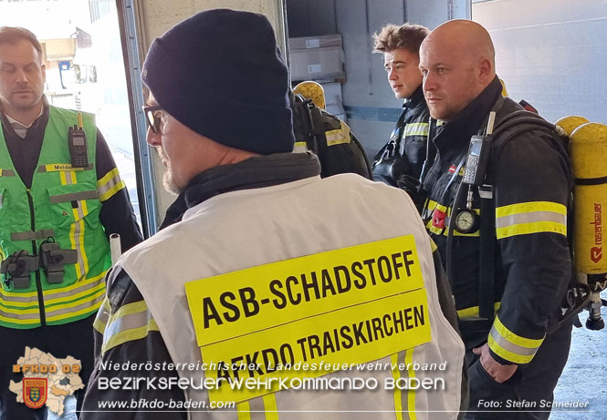 20230328 Schadstoffeinsatz in Traiskirchner Gewerbepark Foto: Stefan Schneider BFKDO BADEN 20230328 Schadstoffeinsatz in Traiskirchner Gewerbepark Foto: Stefan Schneider BFKDO BADEN