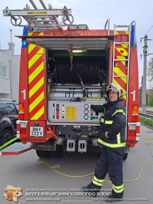 20230407 Brand im Müllraum eines Mehrparteienwohnhaus in Traiskirchen  Foto: Freiwillige Feuerwehr Traiskirchen-Stadt