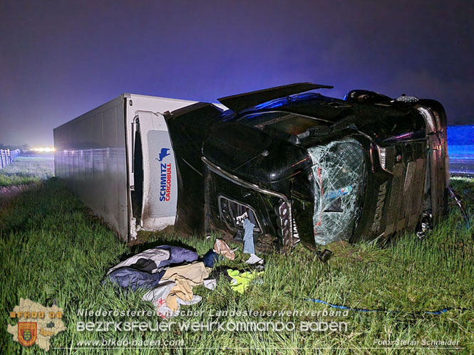 20230502 Lkw Unfall auf der A2 bei Traiskirchen Foto: Stefan Schneider BFKDO BADEN 20230502 Lkw Unfall auf der A2 bei Traiskirchen Foto: Stefan Schneider BFKDO BADEN