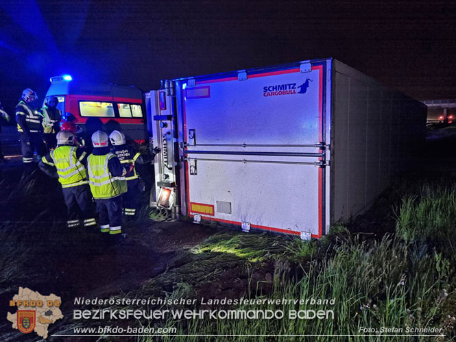 20230502 Lkw Unfall auf der A2 bei Traiskirchen Foto: Stefan Schneider BFKDO BADEN 20230502 Lkw Unfall auf der A2 bei Traiskirchen Foto: Stefan Schneider BFKDO BADEN