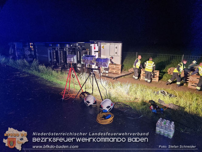 20230502 Lkw Unfall auf der A2 bei Traiskirchen Foto: Stefan Schneider BFKDO BADEN 20230502 Lkw Unfall auf der A2 bei Traiskirchen Foto: Stefan Schneider BFKDO BADEN