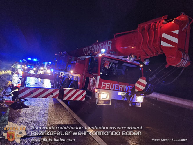 20230502 Lkw Unfall auf der A2 bei Traiskirchen Foto: Stefan Schneider BFKDO BADEN 20230502 Lkw Unfall auf der A2 bei Traiskirchen Foto: Stefan Schneider BFKDO BADEN