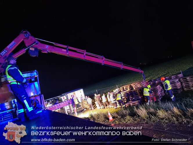 20230502 Lkw Unfall auf der A2 bei Traiskirchen Foto: Stefan Schneider BFKDO BADEN 20230502 Lkw Unfall auf der A2 bei Traiskirchen Foto: Stefan Schneider BFKDO BADEN