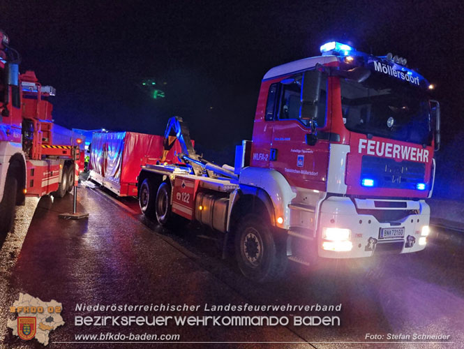 20230502 Lkw Unfall auf der A2 bei Traiskirchen Foto: Stefan Schneider BFKDO BADEN 20230502 Lkw Unfall auf der A2 bei Traiskirchen Foto: Stefan Schneider BFKDO BADEN