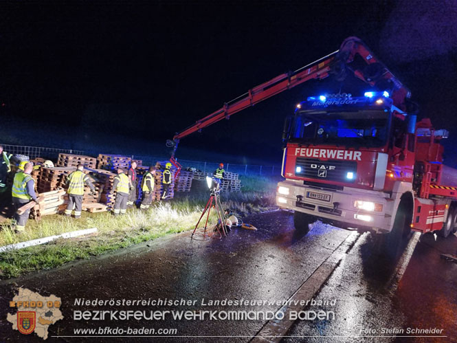 20230502 Lkw Unfall auf der A2 bei Traiskirchen Foto: Stefan Schneider BFKDO BADEN 20230502 Lkw Unfall auf der A2 bei Traiskirchen Foto: Stefan Schneider BFKDO BADEN