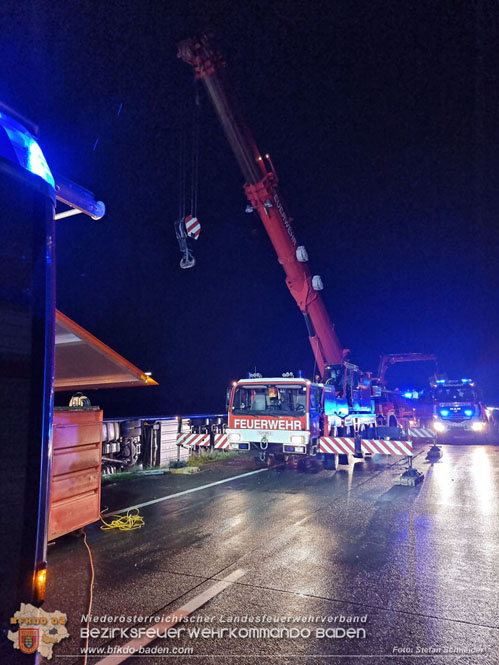 20230502 Lkw Unfall auf der A2 bei Traiskirchen Foto: Stefan Schneider BFKDO BADEN 20230502 Lkw Unfall auf der A2 bei Traiskirchen Foto: Stefan Schneider BFKDO BADEN
