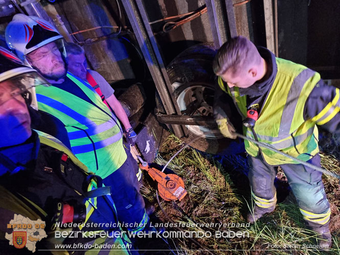 20230502 Lkw Unfall auf der A2 bei Traiskirchen Foto: Stefan Schneider BFKDO BADEN 20230502 Lkw Unfall auf der A2 bei Traiskirchen Foto: Stefan Schneider BFKDO BADEN