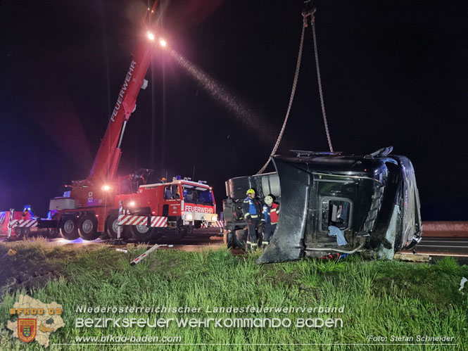 20230502 Lkw Unfall auf der A2 bei Traiskirchen Foto: Stefan Schneider BFKDO BADEN 20230502 Lkw Unfall auf der A2 bei Traiskirchen Foto: Stefan Schneider BFKDO BADEN
