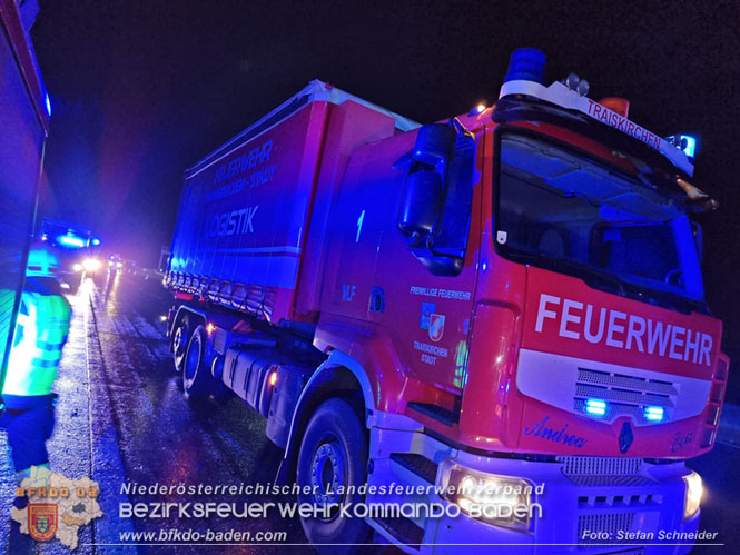 20230502 Lkw Unfall auf der A2 bei Traiskirchen Foto: Stefan Schneider BFKDO BADEN 20230502 Lkw Unfall auf der A2 bei Traiskirchen Foto: Stefan Schneider BFKDO BADEN