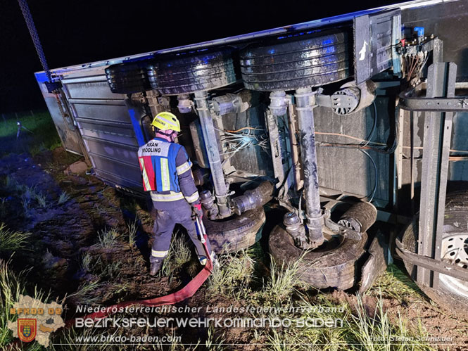 20230502 Lkw Unfall auf der A2 bei Traiskirchen Foto: Stefan Schneider BFKDO BADEN 20230502 Lkw Unfall auf der A2 bei Traiskirchen Foto: Stefan Schneider BFKDO BADEN