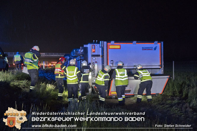 20230502 Lkw Unfall auf der A2 bei Traiskirchen Foto: Stefan Schneider BFKDO BADEN 20230502 Lkw Unfall auf der A2 bei Traiskirchen Foto: Stefan Schneider BFKDO BADEN