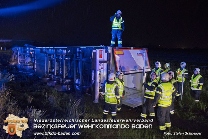 20230502 Lkw Unfall auf der A2 bei Traiskirchen Foto: Stefan Schneider BFKDO BADEN 20230502 Lkw Unfall auf der A2 bei Traiskirchen Foto: Stefan Schneider BFKDO BADEN