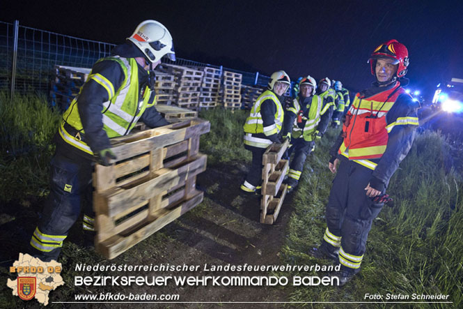 20230502 Lkw Unfall auf der A2 bei Traiskirchen Foto: Stefan Schneider BFKDO BADEN 20230502 Lkw Unfall auf der A2 bei Traiskirchen Foto: Stefan Schneider BFKDO BADEN