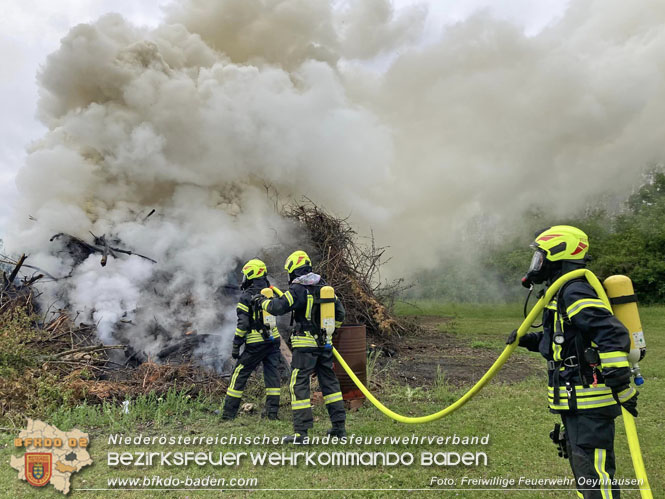 20230513 Brand eines Grünschnitthaufens in Oeynhausen Foto: Freiwillige Feuerwehr Oeynhausen 20230513 Brand eines Grünschnitthaufens in Oeynhausen Foto: Freiwillige Feuerwehr Oeynhausen