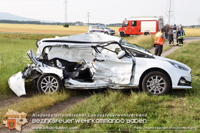 20230622 Pkw von Zug erfasst - Kind lebensgefährlich verletzt Foto: Thomas Lenger Monatsrevue.at 20230622 Pkw von Zug erfasst - Kind lebensgefährlich verletzt Foto: Thomas Lenger Monatsrevue.at