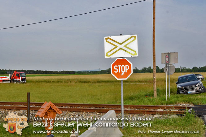 20230622 Pkw von Zug erfasst - Kind lebensgefährlich verletzt  Foto: Thomas Lenger Monatsrevue.at