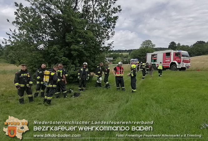 20230623 Traktor fing bei Feldarbeit plötzlich Feuer Foto: Freiwillige Feuerwehr Altenmarkt 20230623 Traktor fing bei Feldarbeit plötzlich Feuer Foto: Freiwillige Feuerwehr Altenmarkt