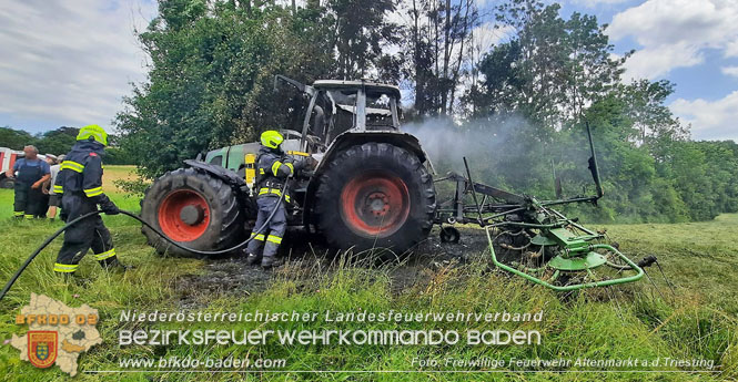 20230623 Traktor fing bei Feldarbeit plötzlich Feuer Foto: Freiwillige Feuerwehr Altenmarkt 20230623 Traktor fing bei Feldarbeit plötzlich Feuer Foto: Freiwillige Feuerwehr Altenmarkt