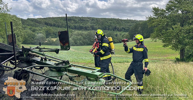 20230623 Traktor fing bei Feldarbeit plötzlich Feuer Foto: Freiwillige Feuerwehr Altenmarkt 20230623 Traktor fing bei Feldarbeit plötzlich Feuer Foto: Freiwillige Feuerwehr Altenmarkt