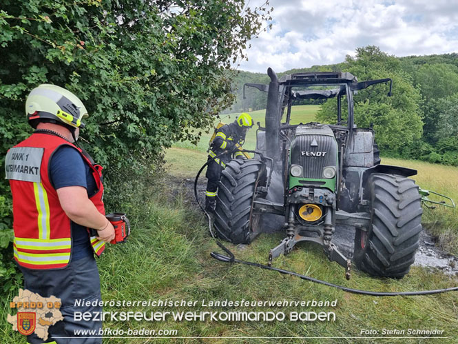 20230623 Traktor fing bei Feldarbeit plötzlich Feuer Foto: Stefan Schneider BFKDO BADEN 20230623 Traktor fing bei Feldarbeit plötzlich Feuer Foto: Stefan Schneider BFKDO BADEN