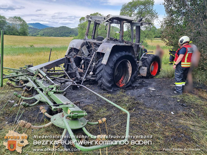 20230623 Traktor fing bei Feldarbeit plötzlich Feuer Foto: Stefan Schneider BFKDO BADEN 20230623 Traktor fing bei Feldarbeit plötzlich Feuer Foto: Stefan Schneider BFKDO BADEN