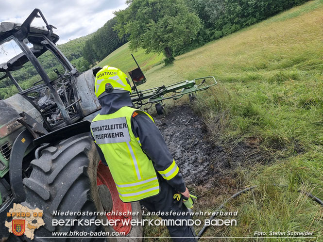 20230623 Traktor fing bei Feldarbeit plötzlich Feuer Foto: Stefan Schneider BFKDO BADEN 20230623 Traktor fing bei Feldarbeit plötzlich Feuer Foto: Stefan Schneider BFKDO BADEN