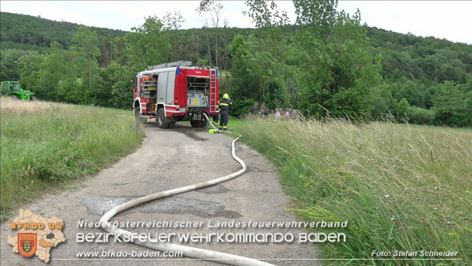 20230623 Traktor fing bei Feldarbeit plötzlich Feuer Foto: Stefan Schneider BFKDO BADEN 20230623 Traktor fing bei Feldarbeit plötzlich Feuer Foto: Stefan Schneider BFKDO BADEN