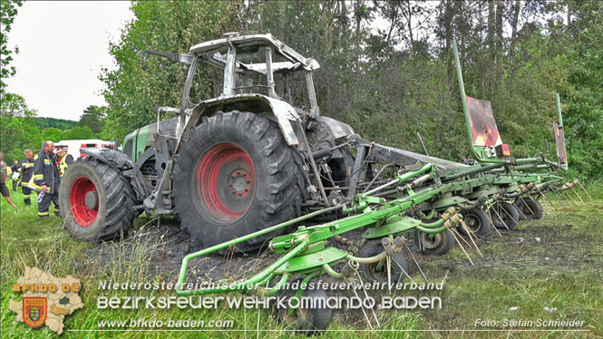 20230623 Traktor fing bei Feldarbeit plötzlich Feuer Foto: Stefan Schneider BFKDO BADEN