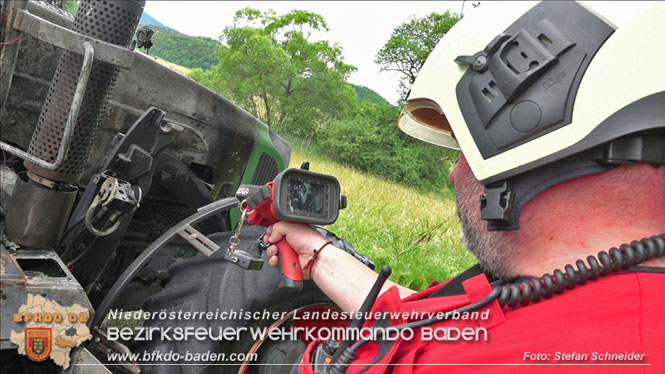 20230623 Traktor fing bei Feldarbeit plötzlich Feuer Foto: Stefan Schneider BFKDO BADEN 20230623 Traktor fing bei Feldarbeit plötzlich Feuer Foto: Stefan Schneider BFKDO BADEN
