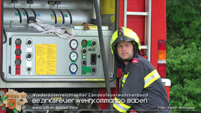 20230623 Traktor fing bei Feldarbeit plötzlich Feuer Foto: Stefan Schneider BFKDO BADEN 20230623 Traktor fing bei Feldarbeit plötzlich Feuer Foto: Stefan Schneider BFKDO BADEN