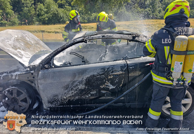 20230625 Pkw in Vollbrand auf der A21  Foto: Freiwillige Feuerwehr Alland