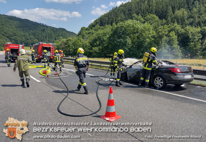 20230625 Pkw in Vollbrand auf der A21  Foto: Freiwillige Feuerwehr Alland