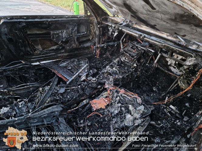 20230626 Fahrzeugbrand in Weigelsdorf entpuppt sich als Kriminalfall Foto: Freiwillige Feuerwehr Weigelsdorf 20230626 Fahrzeugbrand in Weigelsdorf entpuppt sich als Kriminalfall Foto: Freiwillige Feuerwehr Weigelsdorf