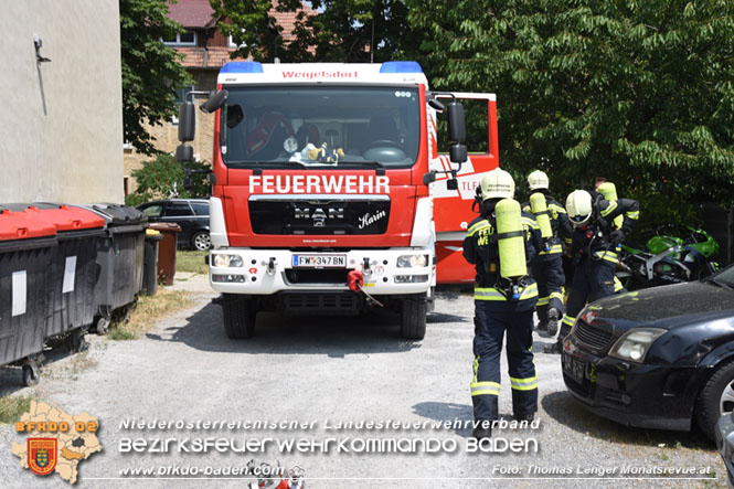 20230711 Abgestellter Pkw in Weigelsdorf in Brand geraten Foto: Thomas Lenger Monatsrevue.at 20230711 Abgestellter Pkw in Weigelsdorf in Brand geraten Foto: Thomas Lenger Monatsrevue.at