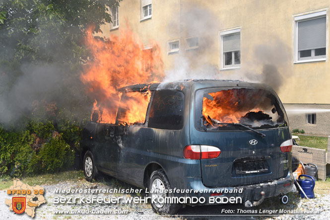 20230711 Abgestellter Pkw in Weigelsdorf in Brand geraten Foto: Thomas Lenger Monatsrevue.at 20230711 Abgestellter Pkw in Weigelsdorf in Brand geraten Foto: Thomas Lenger Monatsrevue.at