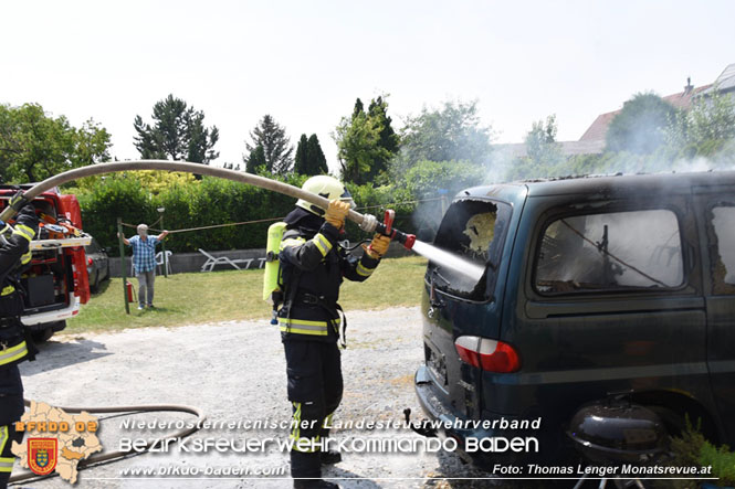 20230711 Abgestellter Pkw in Weigelsdorf in Brand geraten Foto: Thomas Lenger Monatsrevue.at 20230711 Abgestellter Pkw in Weigelsdorf in Brand geraten Foto: Thomas Lenger Monatsrevue.at