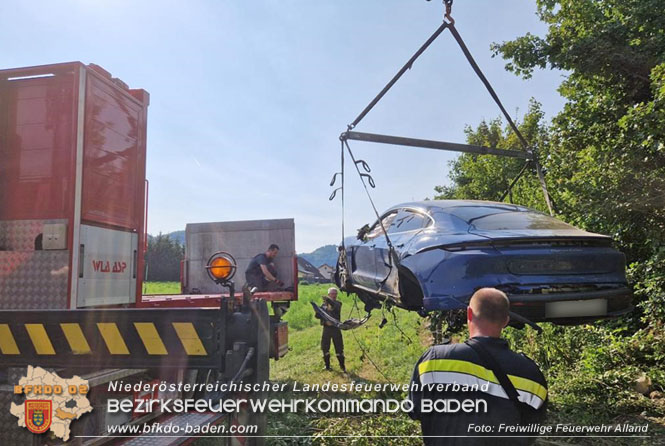 20230711 Verkehrsunfall im Helenental  Foto: Freiwillige Feuerwehr Alland