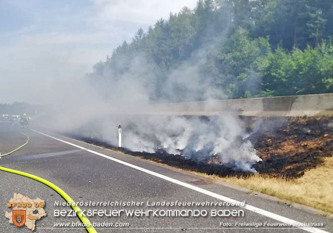 20230731 Reisebusbrand auf der A21 bei Hochstrass   Foto: Freiwillige Feuerwehr Hochstrass