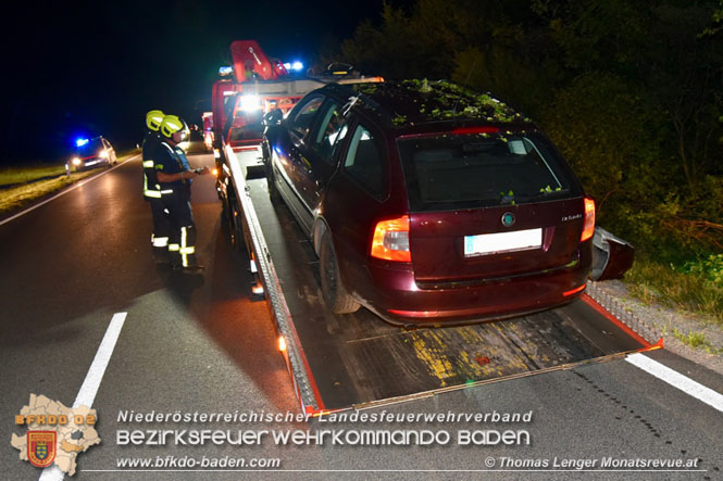 20230811 Verkehrsunfall in den Nachtstunden auf der LB210 Oberwaltersdorf - Ebreichsdorf   Foto: Thomas Lenger Monatsrevue.at