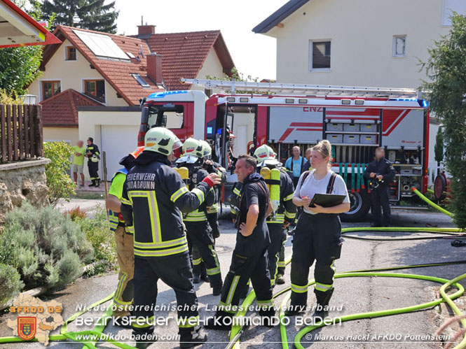 20230819 Kellerbrand in einem Reihenhaus in Enzesfeld/Lindabrunn Foto: ASB ÖA Markus Hackl AFKDO Pottenstein 20230819 Kellerbrand in einem Reihenhaus in Enzesfeld/Lindabrunn Foto: ASB ÖA Markus Hackl AFKDO Pottenstein