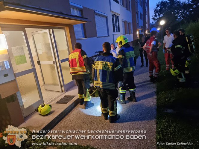 20230822 Vermeintlicher Gasgeruch in Pfaffstättner Wohnhausanlage Foto: Stefan Schneider BFKDO BADEN 20230822 Vermeintlicher Gasgeruch in Pfaffstättner Wohnhausanlage Foto: Stefan Schneider BFKDO BADEN