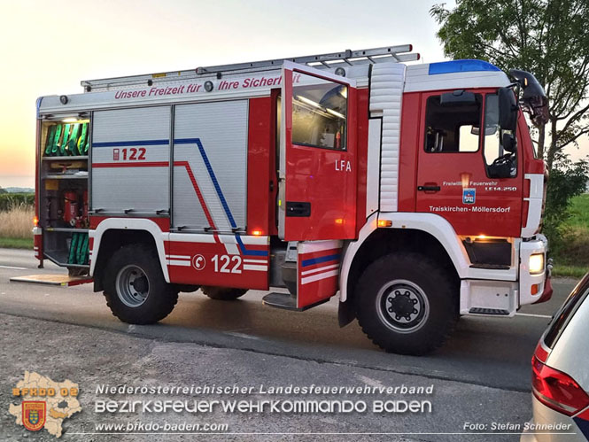 20230822 Lenkerin prallt mit Pkw gegen mehrere abgestellte Fahrzeuge  Foto: Stefan Schneider
