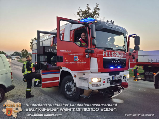 20230822 Lenkerin prallt mit Pkw gegen mehrere abgestellte Fahrzeuge  Foto: Stefan Schneider