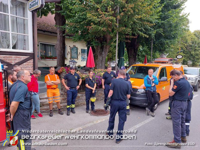 Erfolgreicher Einsatz des Sonderdienstes Sprengdienst in Muggendorf (Bzirk WN) Foto: Sprengdienstgruppe SÜD Erfolgreicher Einsatz des Sonderdienstes Sprengdienst in Muggendorf (Bzirk WN) Foto: Sprengdienstgruppe SÜD