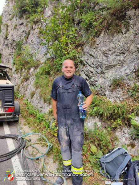 Erfolgreicher Einsatz des Sonderdienstes Sprengdienst in Muggendorf (Bzirk WN) Foto: Sprengdienstgruppe SÜD Erfolgreicher Einsatz des Sonderdienstes Sprengdienst in Muggendorf (Bzirk WN) Foto: Sprengdienstgruppe SÜD