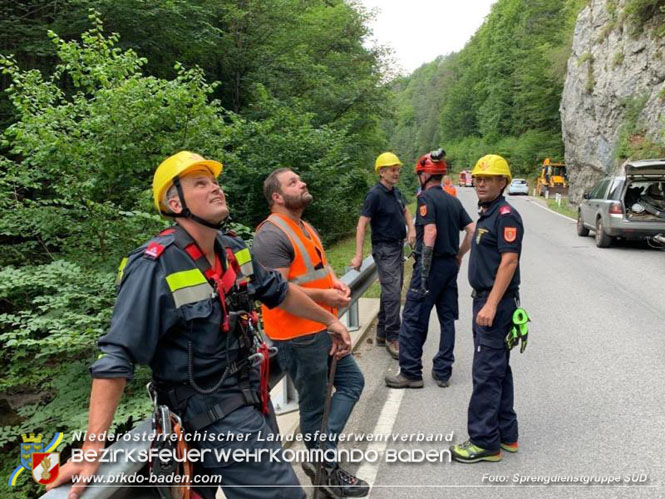 Erfolgreicher Einsatz des Sonderdienstes Sprengdienst in Muggendorf (Bzirk WN) Foto: Sprengdienstgruppe SÜD Erfolgreicher Einsatz des Sonderdienstes Sprengdienst in Muggendorf (Bzirk WN) Foto: Sprengdienstgruppe SÜD