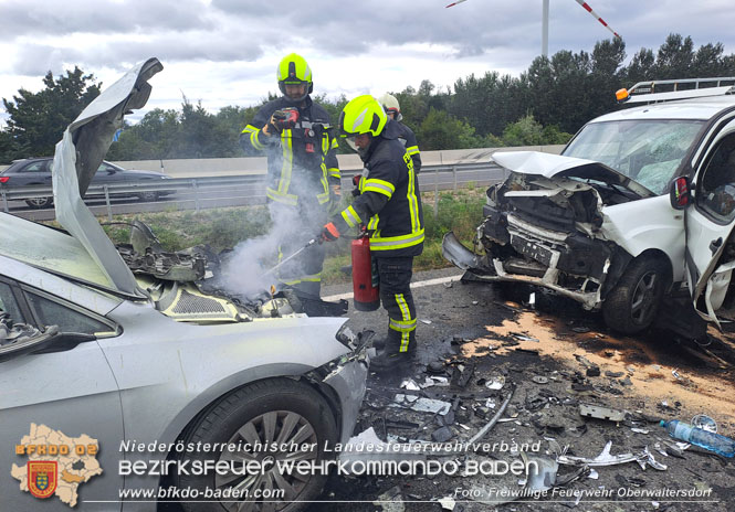 20230829 Schwerer Verkehrsunfall auf der B16 Trumau fordert 2 Verletzte Foto: Freiwillige Feuerwehr Oberwaltersdorf 20230829 Schwerer Verkehrsunfall auf der B16 Trumau fordert 2 Verletzte Foto: Freiwillige Feuerwehr Oberwaltersdorf