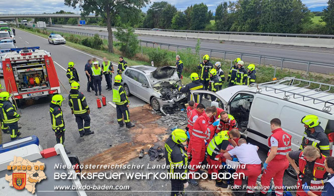 20230829 Schwerer Verkehrsunfall auf der B16 Trumau fordert 2 Verletzte Foto: Freiwillige Feuerwehr Trumau 20230829 Schwerer Verkehrsunfall auf der B16 Trumau fordert 2 Verletzte Foto: Freiwillige Feuerwehr Trumau